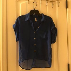 Casual blue short sleeve button up